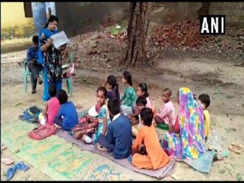 In Uttar Pradesh's Shahjahanpur, lack of infrastructure forcing students to learn under open sky In Uttar Pradesh's Shahjahanpur, lack of infrastructure forcing students to learn under open sky