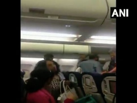 Paris-bound Air France flight asks 26 passengers to voluntarily deplane after suffering a 'technical glitch' Paris-bound Air France flight asks 26 passengers to voluntarily deplane after suffering a 'technical glitch'