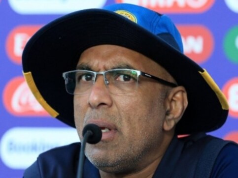 ICC Cricket World Cup 2019: Sri Lanka coach Chandika Hathurusingha says team must move forward, won't resign from post ICC Cricket World Cup 2019: Sri Lanka coach Chandika Hathurusingha says team must move forward, won't resign from post