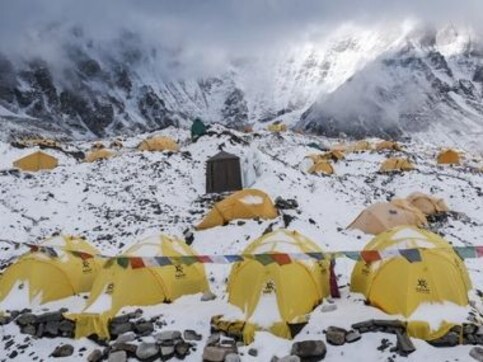 Everest: Conversations with climbers risking their lives in the 'death zone' during one of the deadliest seasons yet Everest: Conversations with climbers risking their lives in the 'death zone' during one of the deadliest seasons yet