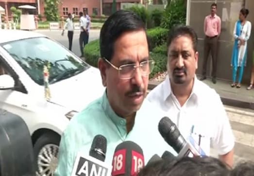 Union minister Pralhad Joshi claims Siddaramaiah is 'scriptwriter' of Karnataka political crisis and wants to curb G Parameshwara's leadership Union minister Pralhad Joshi claims Siddaramaiah is 'scriptwriter' of Karnataka political crisis and wants to curb G Parameshwara's leadership