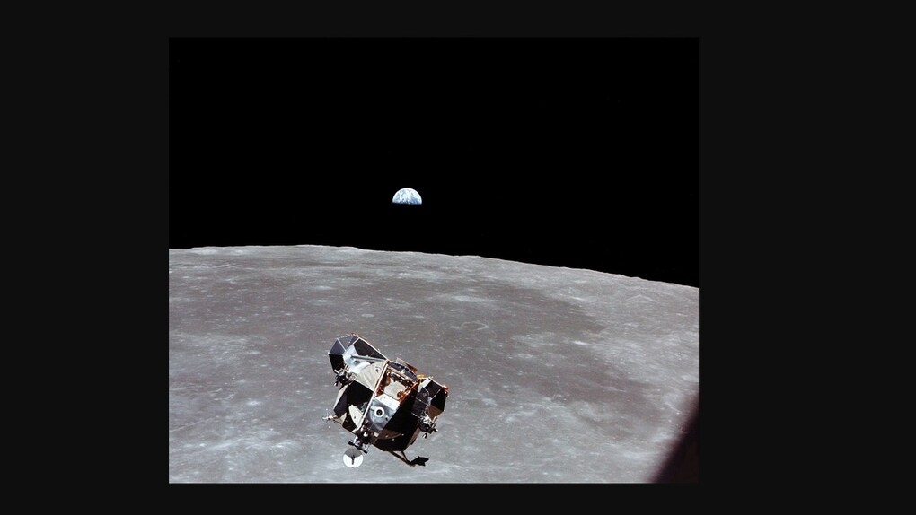 Lunar module approaches command and service module for docking and the Earth rise is in background. Image credit: NASA Lunar module approaches command and service module for docking and the Earth rise is in background. Image credit: NASA
