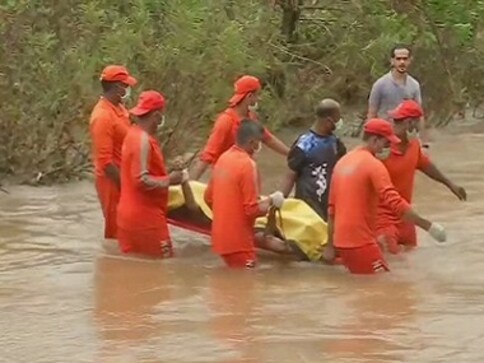 Ratnagiri dam breach: Maharashtra water conservation minister says leakage was caused by 'large number of crabs' around structure Ratnagiri dam breach: Maharashtra water conservation minister says leakage was caused by 'large number of crabs' around structure