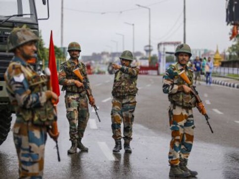 Article 370 to be revoked: How Union Territories of J&K and Ladakh will be served by administrative services Article 370 to be revoked: How Union Territories of J&K and Ladakh will be served by administrative services