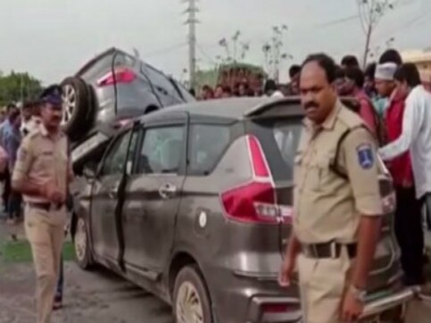 Three killed, one injured as speeding car rams into another vehicle in Telangana’s Shameerpet; case of negligent driving registered Three killed, one injured as speeding car rams into another vehicle in Telangana’s Shameerpet; case of negligent driving registered