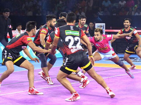 Pro Kabaddi 2019: Rohit Kumar's impressive show, defenders' clinical display help Bengaluru Bulls inflict loss on league-leaders Jaipur Pink Panthers Pro Kabaddi 2019: Rohit Kumar's impressive show, defenders' clinical display help Bengaluru Bulls inflict loss on league-leaders Jaipur Pink Panthers