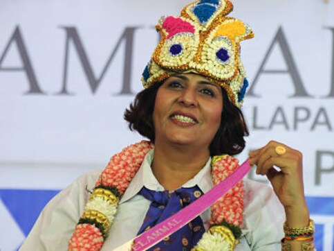 Paralympics silver medallist Deepa Malik in contention for Rajiv Gandhi Khel Ratna award; Ravindra Jadeja included in Arjuna Award nominees' list Paralympics silver medallist Deepa Malik in contention for Rajiv Gandhi Khel Ratna award; Ravindra Jadeja included in Arjuna Award nominees' list