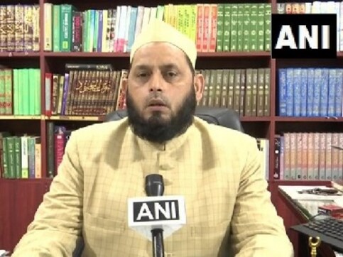 Ahead of Bakri Eid, AIMPLB member exhorts Muslims to sacrifice only those animals permitted by government Ahead of Bakri Eid, AIMPLB member exhorts Muslims to sacrifice only those animals permitted by government