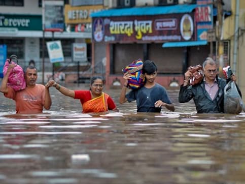 Heavy Rains and Floods Updates: Two IAF choppers deployed for rescue operations in Belagavi, nine dead in Karnataka Heavy Rains and Floods Updates: Two IAF choppers deployed for rescue operations in Belagavi, nine dead in Karnataka