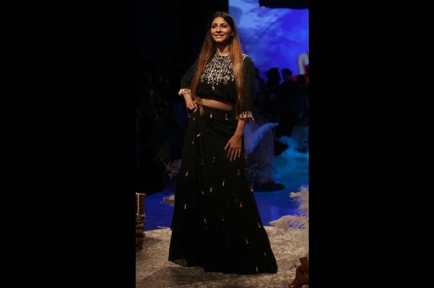 Tanisha Mukherjee stuns in her black ensemble at the 2019 Lakme Fashion Week | Sachin Gokhale Tanisha Mukherjee stuns in her black ensemble at the 2019 Lakme Fashion Week | Sachin Gokhale