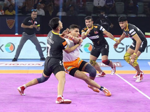 Pro Kabaddi 2019: Vishal Bhardwaj delivers again but raiders' errors cost Telugu Titans victory against Puneri Paltan Pro Kabaddi 2019: Vishal Bhardwaj delivers again but raiders' errors cost Telugu Titans victory against Puneri Paltan