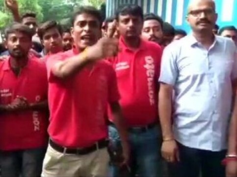 As Zomato executives protest against pork, beef delivery in Howrah, doubts raised on charges against app As Zomato executives protest against pork, beef delivery in Howrah, doubts raised on charges against app