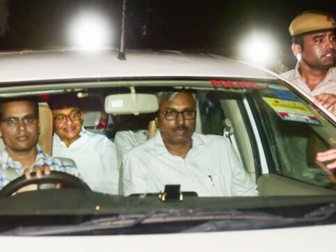 Chidambaram arrested updates: Ex-FM to be in CBI's custody till Monday; family, lawyers allowed to meet just for 30 mins everyday Chidambaram arrested updates: Ex-FM to be in CBI's custody till Monday; family, lawyers allowed to meet just for 30 mins everyday