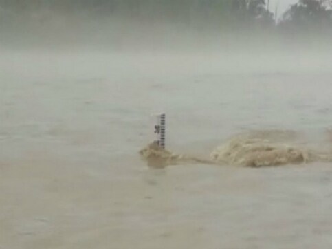 Amid incessant rainfall in several parts of Uttarakhand, Ganga flowing close to danger mark at Rishikesh; administration on alert Amid incessant rainfall in several parts of Uttarakhand, Ganga flowing close to danger mark at Rishikesh; administration on alert