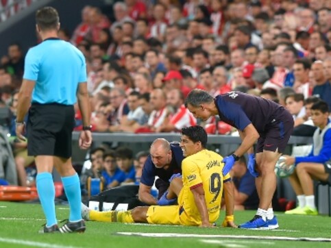 LaLiga: Luis Suarez suffers right leg injury in Barcelona's 1-0 defeat to Athletic Club Bilbao in opener LaLiga: Luis Suarez suffers right leg injury in Barcelona's 1-0 defeat to Athletic Club Bilbao in opener