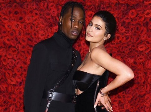 Travis Scott fills Kylie Jenner's home with rose petals for her birthday; Twitter asks 'who will clean all the mess' Travis Scott fills Kylie Jenner's home with rose petals for her birthday; Twitter asks 'who will clean all the mess'
