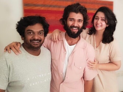 Vijay Deverakonda to star in untitled project, helmed by Temper director Puri Jagannadh Vijay Deverakonda to star in untitled project, helmed by Temper director Puri Jagannadh
