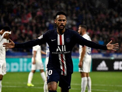 Ligue 1: Neymar scores late winner against Lyon to send Paris Saint-Germain three points clear at top Ligue 1: Neymar scores late winner against Lyon to send Paris Saint-Germain three points clear at top