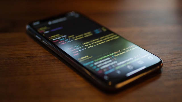 Price of Apple iOS exploits falls below that of Android exploits for first time ever: Report Price of Apple iOS exploits falls below that of Android exploits for first time ever: Report