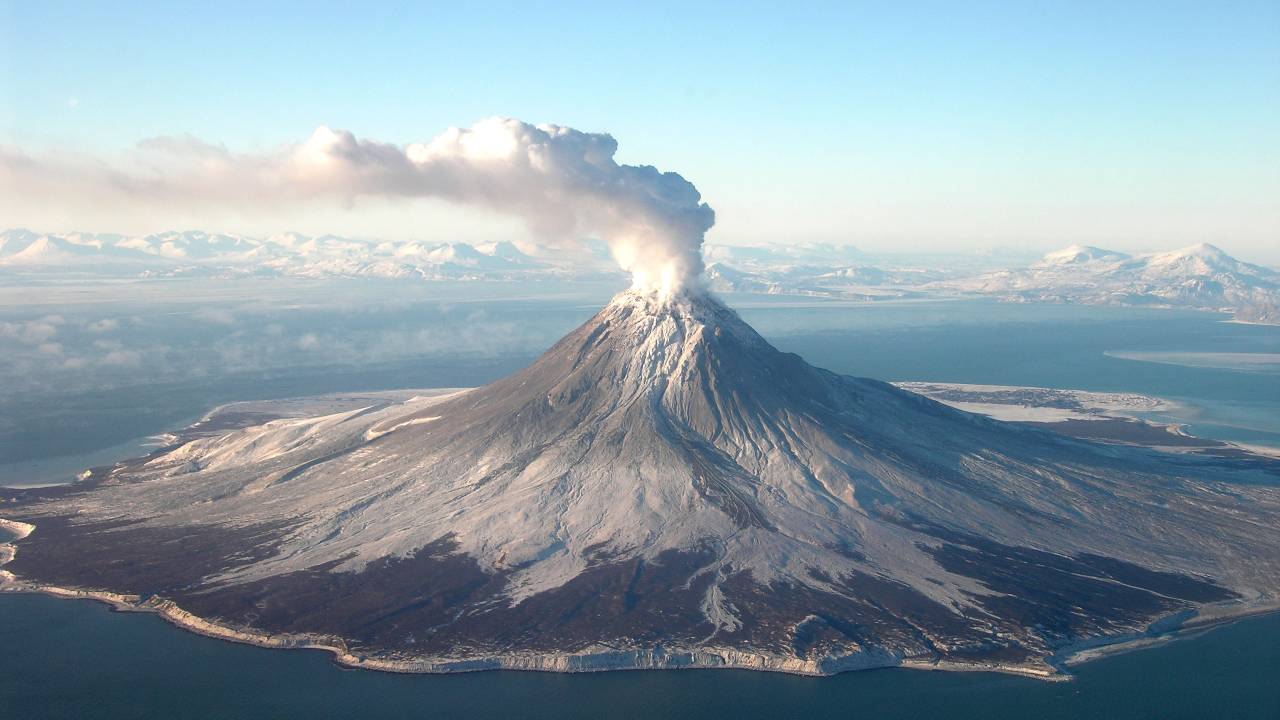 Catastrophic eruptions are the main driver of mass extinctions. Image: Wikipedia