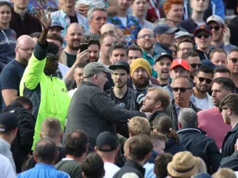 Ashes 2019: ECB 'extremely disturbed' by reports of racist chanting, sexist and homophobic abuse by spectators during Manchester Test Ashes 2019: ECB 'extremely disturbed' by reports of racist chanting, sexist and homophobic abuse by spectators during Manchester Test