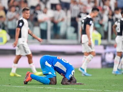 Serie A: Kalidou Koulibaly's late own-goal hands Juventus victory in seven-goal thriller against Napoli; AC Milan win Serie A: Kalidou Koulibaly's late own-goal hands Juventus victory in seven-goal thriller against Napoli; AC Milan win