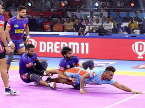 Pro Kabaddi 2019: Bengal Warriors cut down league toppers Dabang Delhi's lead with easy victory; U Mumba beat Tamil Thalaivas