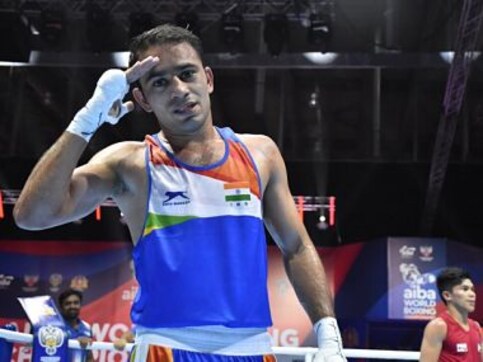 World Boxing Championships 2019: Amit Panghal becomes first Indian to enter mega event finals; Manish Kaushik secures bronze World Boxing Championships 2019: Amit Panghal becomes first Indian to enter mega event finals; Manish Kaushik secures bronze