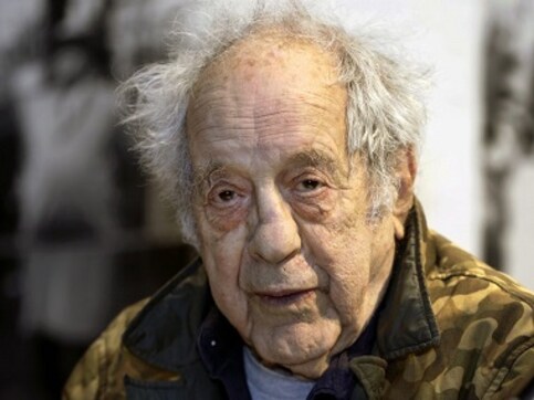 Renowned American photographer and filmmaker Robert Frank passes away aged 94 Renowned American photographer and filmmaker Robert Frank passes away aged 94
