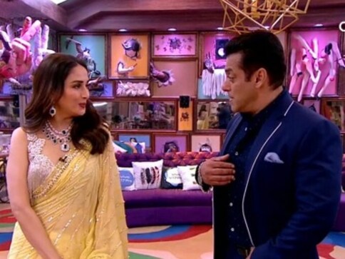 Bigg Boss 13: Madhuri Dixit joins Salman Khan on tour of the house, grooves to 'Didi Tera Devar Deewana' Bigg Boss 13: Madhuri Dixit joins Salman Khan on tour of the house, grooves to 'Didi Tera Devar Deewana'