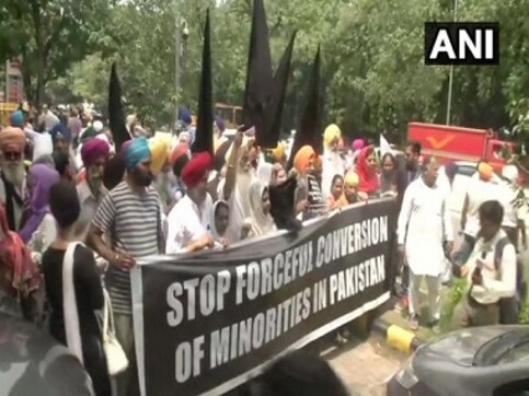 Sikh Pakistani girl allegedly forced to convert to Islam not produced in court by police due to 'serious security issues' Sikh Pakistani girl allegedly forced to convert to Islam not produced in court by police due to 'serious security issues'