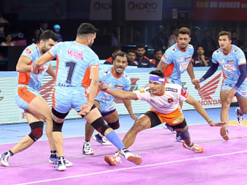 Pro Kabaddi 2019: Dabang Delhi clinch convincing win over Tamil Thalaivas; Bengal Warriors seal narrow victory against Puneri Paltan