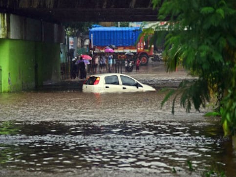 Mumbai rains: Several parts of city witness heavy rainfall, IMD predicts light to moderate showers in next 48 hours Mumbai rains: Several parts of city witness heavy rainfall, IMD predicts light to moderate showers in next 48 hours