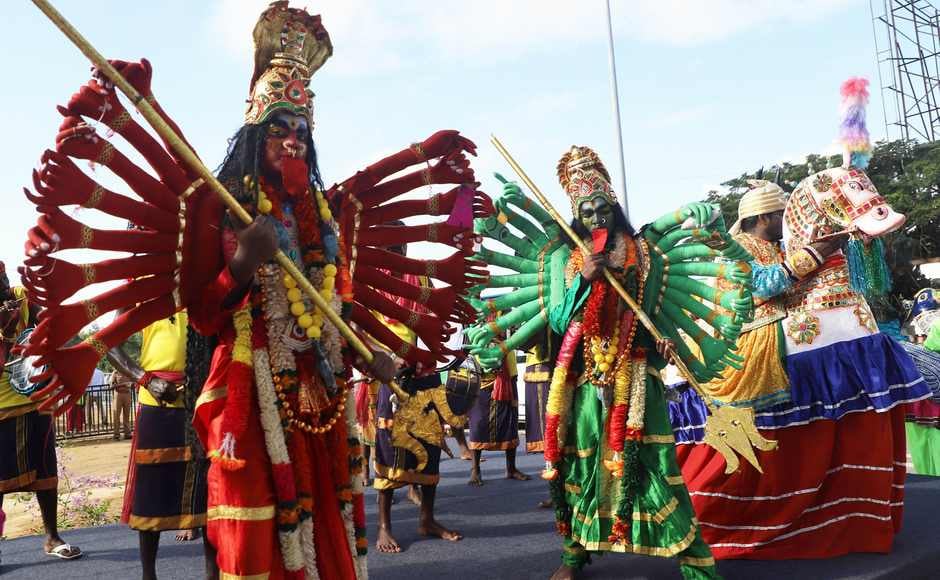 Mamallapuram artists welcomed Chinese President Xi Jinping and Prime Minister Narendra Modi and Chinese President Xi Jinping at the Fisherman's Cove resort in Kovalam, which was the venue of meetings between the leaders, delegation-level talks and a lunch hosted by the Indian premier on Saturday. PTI Mamallapuram artists welcomed Chinese President Xi Jinping and Prime Minister Narendra Modi and Chinese President Xi Jinping at the Fisherman's Cove resort in Kovalam, which was the venue of meetings between the leaders, delegation-level talks and a lunch hosted by the Indian premier on Saturday. PTI