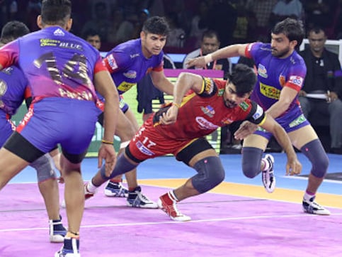 Pro Kabaddi 2019 Playoffs Highlights, Dabang Delhi vs Bengaluru Bulls in Ahmedabad: Naveen Kumar stars as Delhi see off reigning champions Pro Kabaddi 2019 Playoffs Highlights, Dabang Delhi vs Bengaluru Bulls in Ahmedabad: Naveen Kumar stars as Delhi see off reigning champions