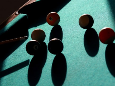 Defending champion Sourav Kothari sails past Mike Russell to enter second consecutive World Billiards final