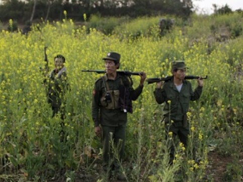 Rakhine rebels abduct 31 after storming Myanmar bus; colonel says insurgents mistook citizens for armed forces Rakhine rebels abduct 31 after storming Myanmar bus; colonel says insurgents mistook citizens for armed forces