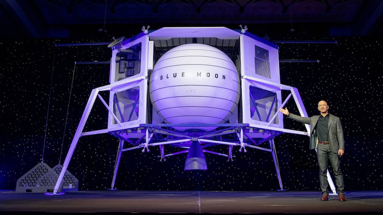 The NASA lander will be based on the Blue Moon lunar lander announced by Jeff Bezos in May. Image credit: Blue Origin 
