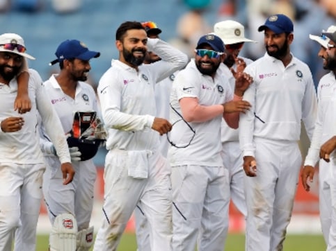 India vs South Africa: 'Fantastic effort from bowlers, Kohli shows class'; Twitter reacts as hosts clinch innings victory in second Test India vs South Africa: 'Fantastic effort from bowlers, Kohli shows class'; Twitter reacts as hosts clinch innings victory in second Test