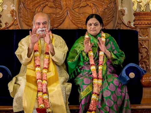 I-T Raids on premises of spiritual guru 'Kalki Bhagwan' leads to big haul of over Rs 500 crore undisclosed income I-T Raids on premises of spiritual guru 'Kalki Bhagwan' leads to big haul of over Rs 500 crore undisclosed income