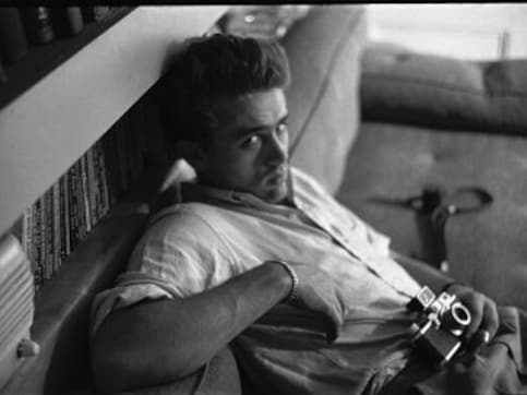 Can the digital dead rest in peace? On James Dean, deepfakes, and chat bots Can the digital dead rest in peace? On James Dean, deepfakes, and chat bots