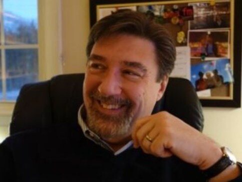 US academic Tom Nichols calls Indian food 'terrible' on Twitter; Zomato responds: 'good time to launch the dislike button'