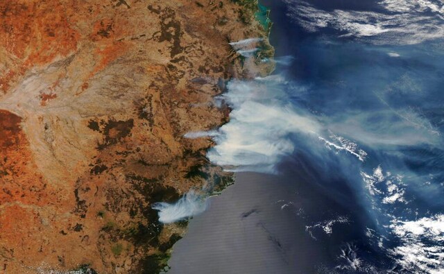 Australia’s Bureau of Meteorology (BOM) said there is just a 25 percent chance that the country’s east coast will receive average rainfall between 1 December and 28 February. Stoking the threat, BOM said there is more than 80 percent chance that temperatures will exceed average levels over the next three months. AP Australia’s Bureau of Meteorology (BOM) said there is just a 25 percent chance that the country’s east coast will receive average rainfall between 1 December and 28 February. Stoking the threat, BOM said there is more than 80 percent chance that temperatures will exceed average levels over the next three months. AP