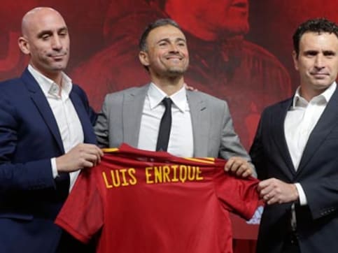 Robert Moreno 'was disloyal' for not wanting to step down from Spain job until Euro 2020, says Luis Enrique Robert Moreno 'was disloyal' for not wanting to step down from Spain job until Euro 2020, says Luis Enrique
