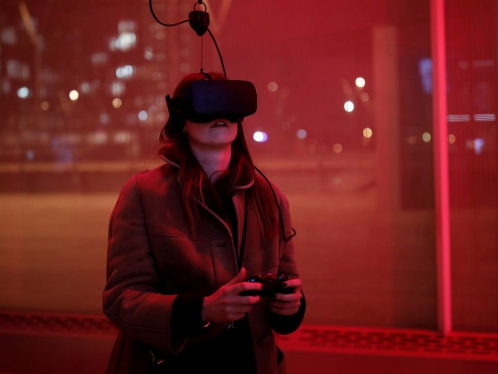 Facebooks Oculus buys studio behind virtual reality game Beat Saber