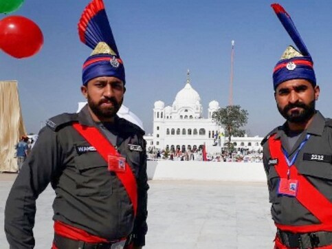 Kartarpur Corridor Inauguration Updates: Imran Khan opens much-awaited passage; good beginning to normalise relations, says Manmohan Singh Kartarpur Corridor Inauguration Updates: Imran Khan opens much-awaited passage; good beginning to normalise relations, says Manmohan Singh