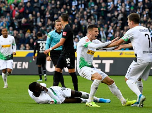 Bundesliga: Patrick Herrmann's brace powers Borussia Monchengladbach to emphatic victory over Werder Bremen, extend stay at top Bundesliga: Patrick Herrmann's brace powers Borussia Monchengladbach to emphatic victory over Werder Bremen, extend stay at top
