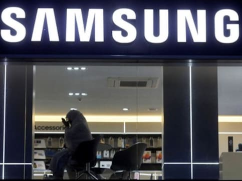 Samsung Electronics expects profit decline in April-June quarter as coronavirus pandemic hits sales Samsung Electronics expects profit decline in April-June quarter as coronavirus pandemic hits sales