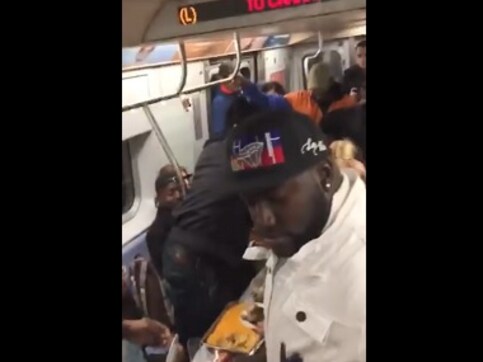 Thanksgiving 2019: New York commuters enjoy early festive meal on a subway car; video goes viral Thanksgiving 2019: New York commuters enjoy early festive meal on a subway car; video goes viral