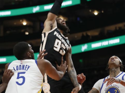 NBA: Atlanta Hawks snap 10-game losing streak with victory over Golden State Warriors; Philadelphia 76ers maintain unbeaten home record NBA: Atlanta Hawks snap 10-game losing streak with victory over Golden State Warriors; Philadelphia 76ers maintain unbeaten home record